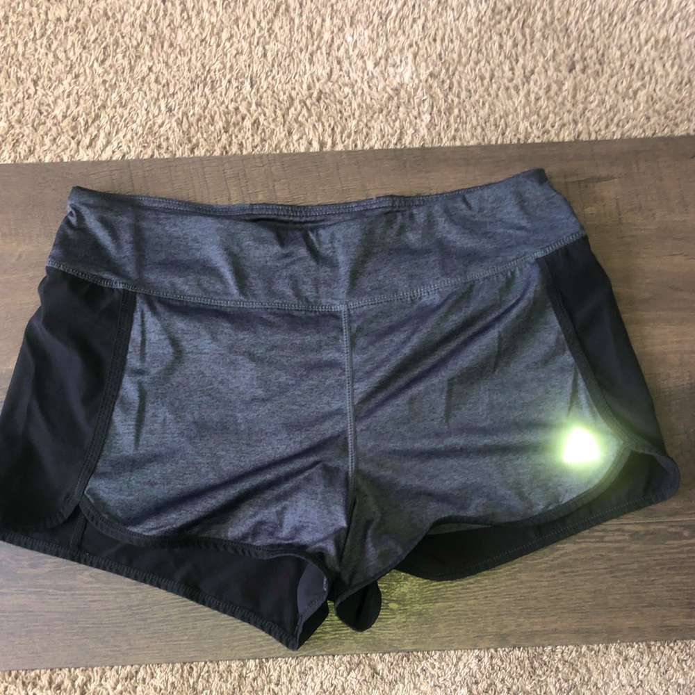 reebok womens shorts - size L
